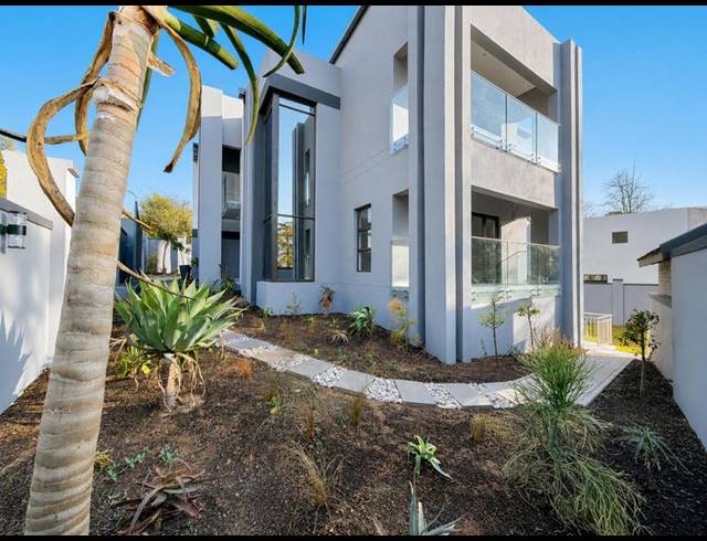 4 BEDROOM HOUSE FOR SALE IN FOREST TOWN